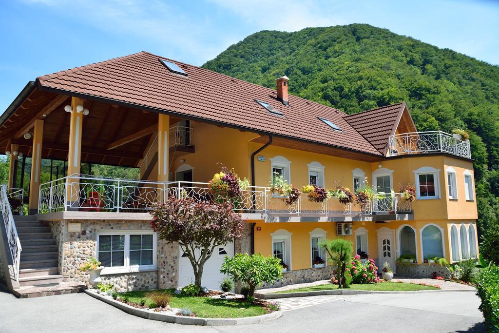 Apartment Sotocje Dolenja Trebusa エクステリア 写真